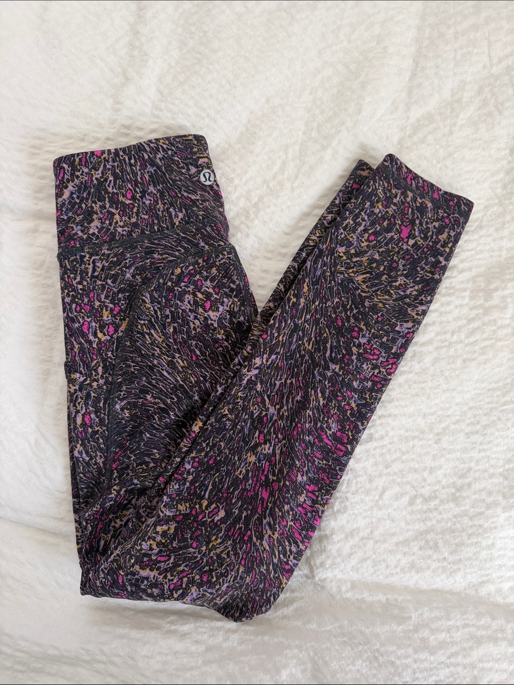 lululemon athletica invigorate High-Rise tight 25” in topography multi - Picture 10 of 10